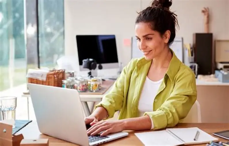 دليل بقاء المشاريع الصغيرة والمتوسطة: إتقان التخطيط المالي للشركات بأقل من 50 موظفًا