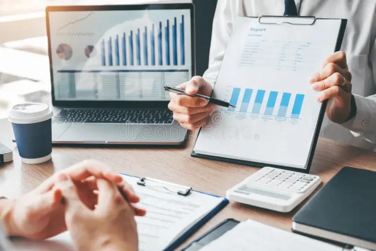 دليل الرئيس التنفيذي لاختيار مستشار الاستراتيجية المالي في الإمارات والسعودية | غالب للاستشارات
