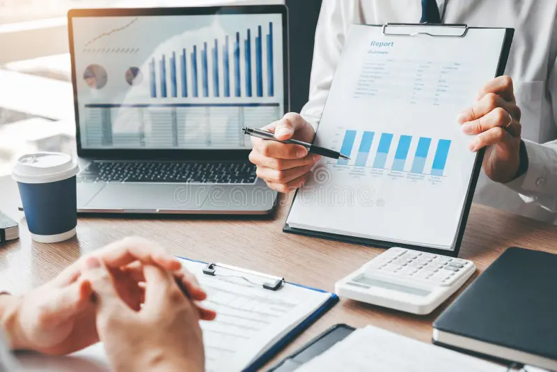 دليل الرئيس التنفيذي لاختيار مستشار الاستراتيجية المالي في الإمارات والسعودية | غالب للاستشارات