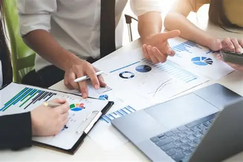 أخطاء شائعة في تقييم الشركات وكيفية تجنبها في الإمارات والسعودية | غالب للاستشارات