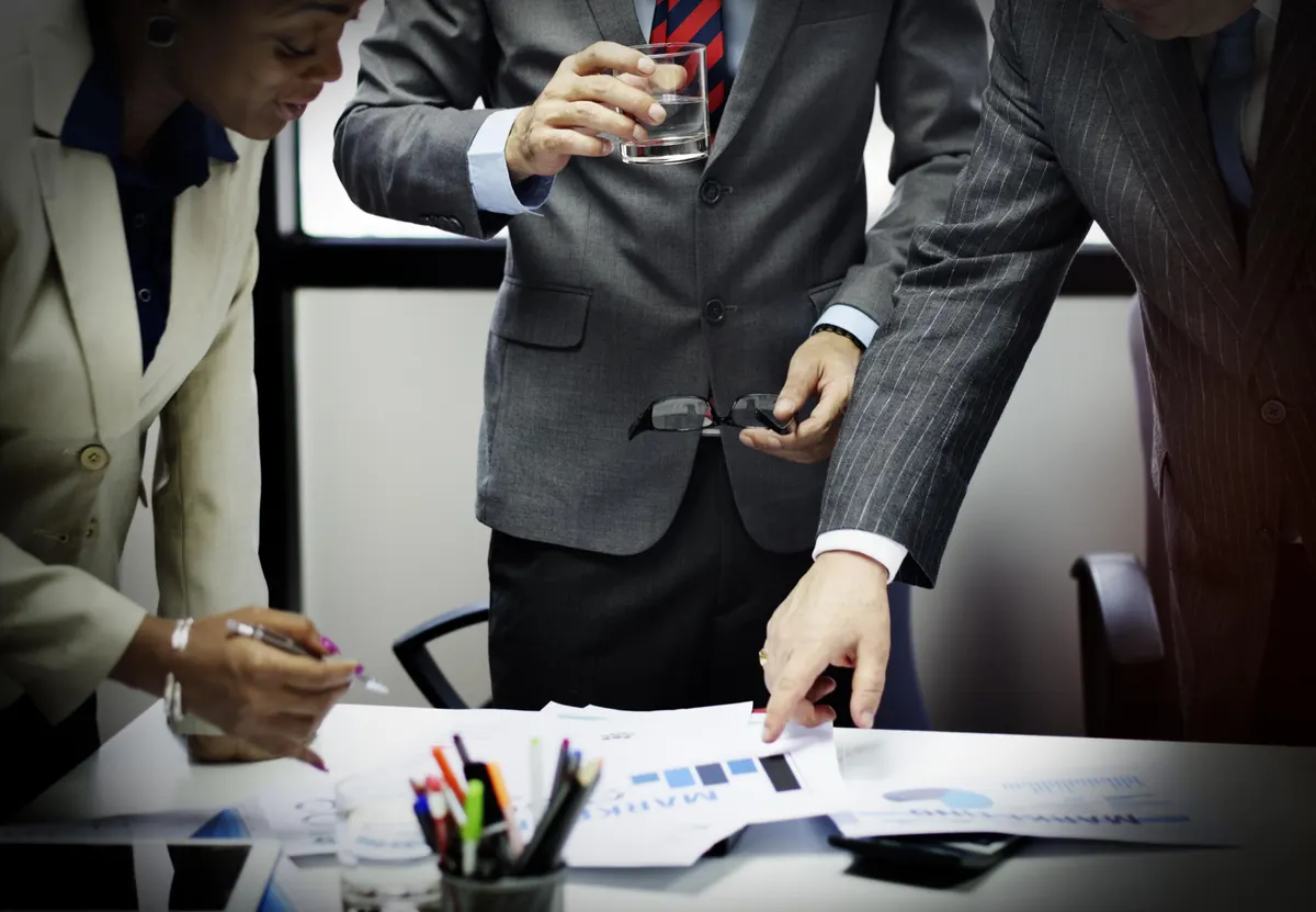 لماذا تمثل الإدارة الوسطى سلاحك السري | غالب للاستشارات